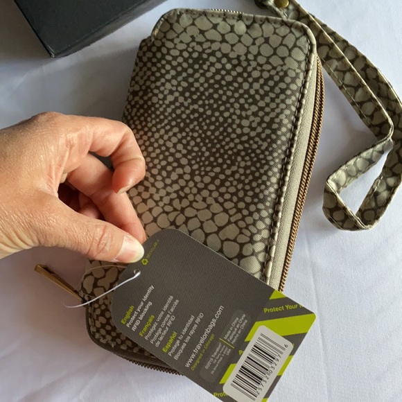Travelon Wallet NEW - Picture 4 of 4